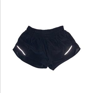 Lululemon Hotty Hot Low-rise Lined Short 2.5” Size 2 Black
